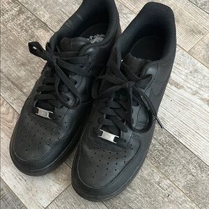 Nike Black Sneakers Classic Low-Top Design